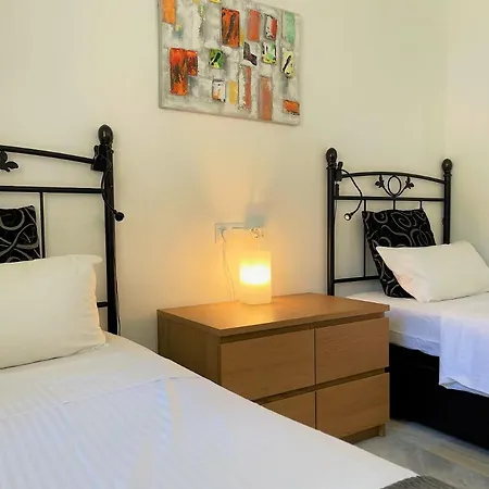 Calle Velez Apartment *